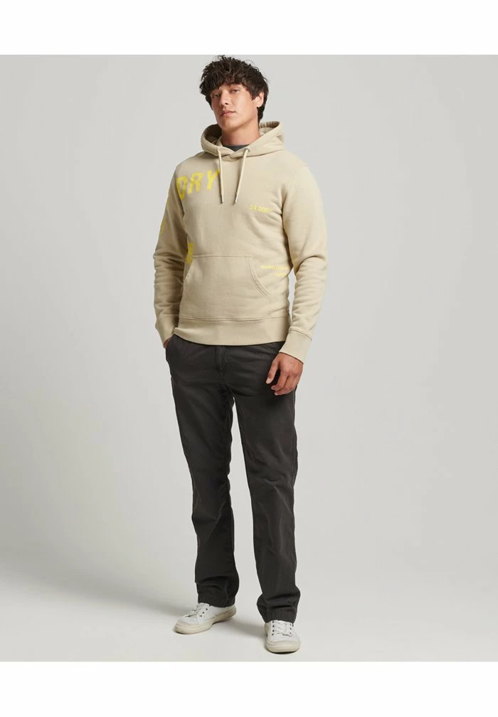 Superdry STACKED LOGO PRINT - Hoodie - Explorer Sand 2 Superdry STACKED LOGO PRINT - Hoodie - Explorer Sand - Image 2
