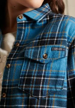 Superdry HERITAGE CHECK CROPPED - Button-down Blouse - Kilburn Check Blue -Superdry Shop afe4de2eb079486ea1e3ac1601bec928