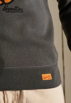 Superdry VARSITY ORGANIC CREW - Sweatshirt - Vintage Black -Superdry Shop b5fa4bc2b1354891bf1463548a8de74c