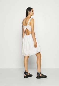 Superdry GIA CAMI DRESS - Day Dress - White -Superdry Shop b8c57384b4214e0ab162be2d18526e38