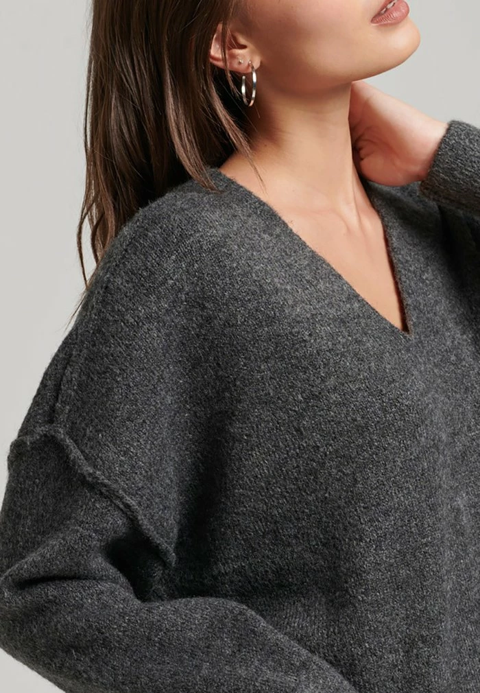 Superdry OVERSIZED V NECK - Jumper - Black Marl 3 Superdry OVERSIZED V NECK - Jumper - Black Marl - Image 3