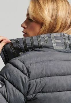 Superdry MOUNTAIN FUJI - Winter Jacket - Football Grid Charcoal -Superdry Shop c726f9309dc148519227a1589088ee72
