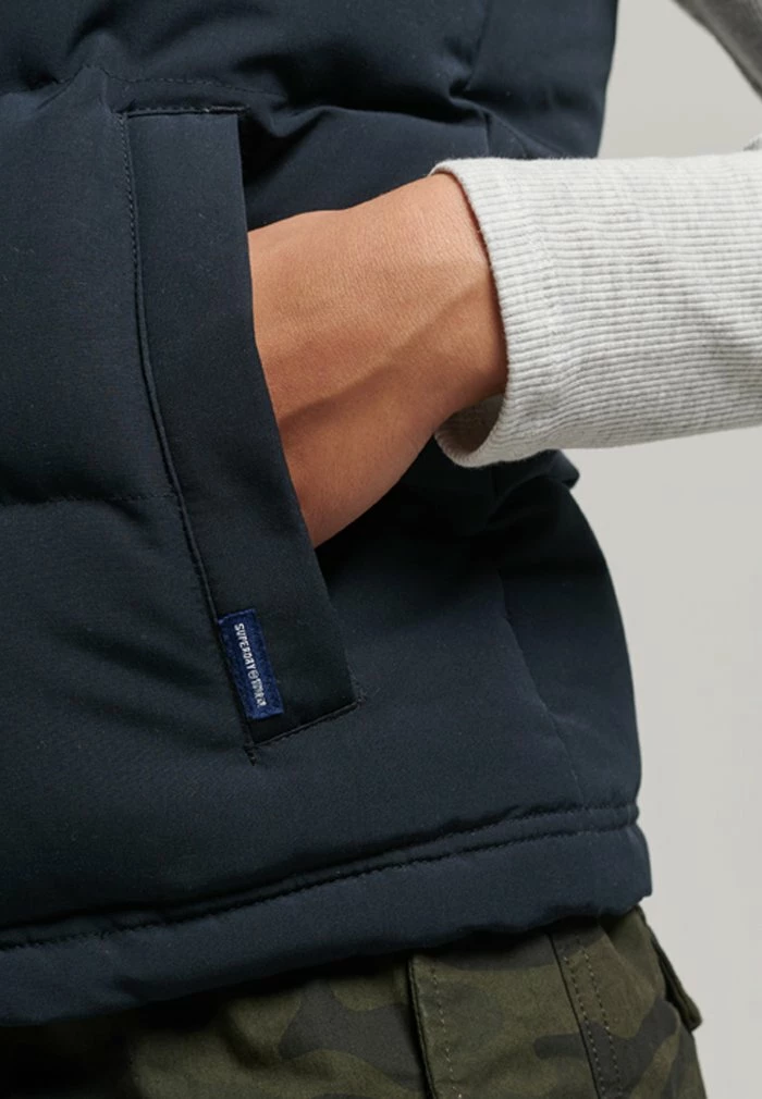 Superdry EVEREST - Waistcoat - Eclipse Navy 6 Superdry EVEREST - Waistcoat - Eclipse Navy - Image 6