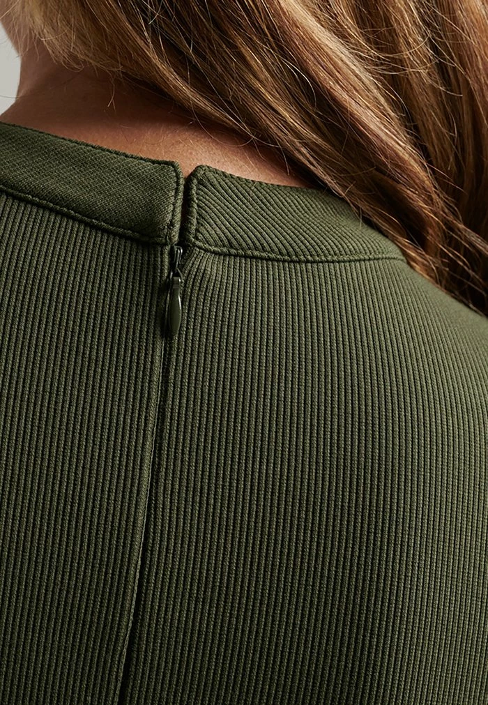 Superdry LOGO RIB BODYCON - Shift Dress - Dark Moss 5 Superdry LOGO RIB BODYCON - Shift Dress - Dark Moss - Image 5