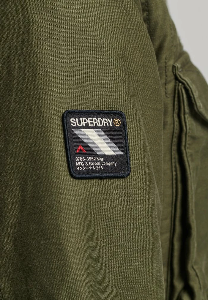 Superdry BORG - Light Jacket - Dark Khaki 8 Superdry BORG - Light Jacket - Dark Khaki - Image 8