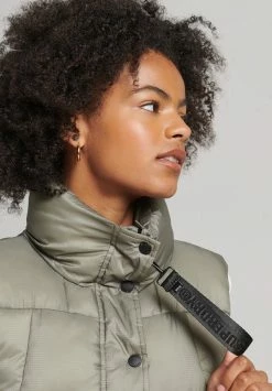 Superdry MOUNTAIN - Waistcoat - Light Khaki 8 Superdry MOUNTAIN - Waistcoat - Light Khaki -Superdry Shop d0616ec2e3dc49bd8808f4acee815d76