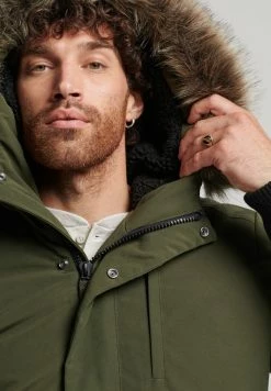 Superdry EVEREST - Bomber Jacket - Surplus Goods Olive -Superdry Shop d30d4649122046e19a0839e64aa880ab