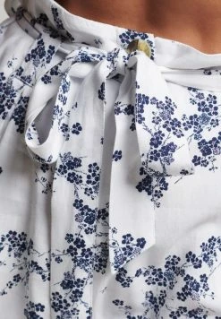 Superdry VINTAGE PAPER PRINTED - Shorts - Optic Blossom -Superdry Shop d3447e52064246a789f6c2e3496cca82