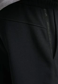 Superdry CODE TECH - Shorts - Black -Superdry Shop d866824fe8894cf68aa7653b08ad4c76