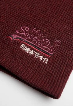 Superdry LABEL - Beanie - Buck Burgundy Marl -Superdry Shop d8e11c3c5d1b41f8a3edce1a3096d640