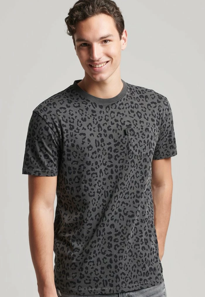 Superdry VINTAGE POCKET - Print T-shirt - Washed Black 1 Superdry VINTAGE POCKET - Print T-shirt - Washed Black