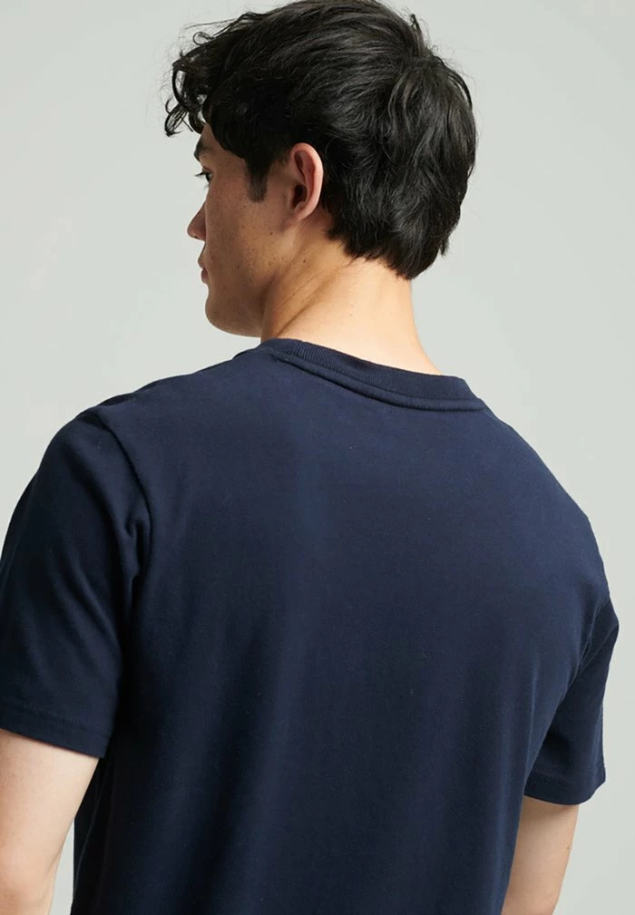 Superdry VINTAGE TRADE TAB - Print T-shirt - Nautical Navy 2 Superdry VINTAGE TRADE TAB - Print T-shirt - Nautical Navy - Image 2