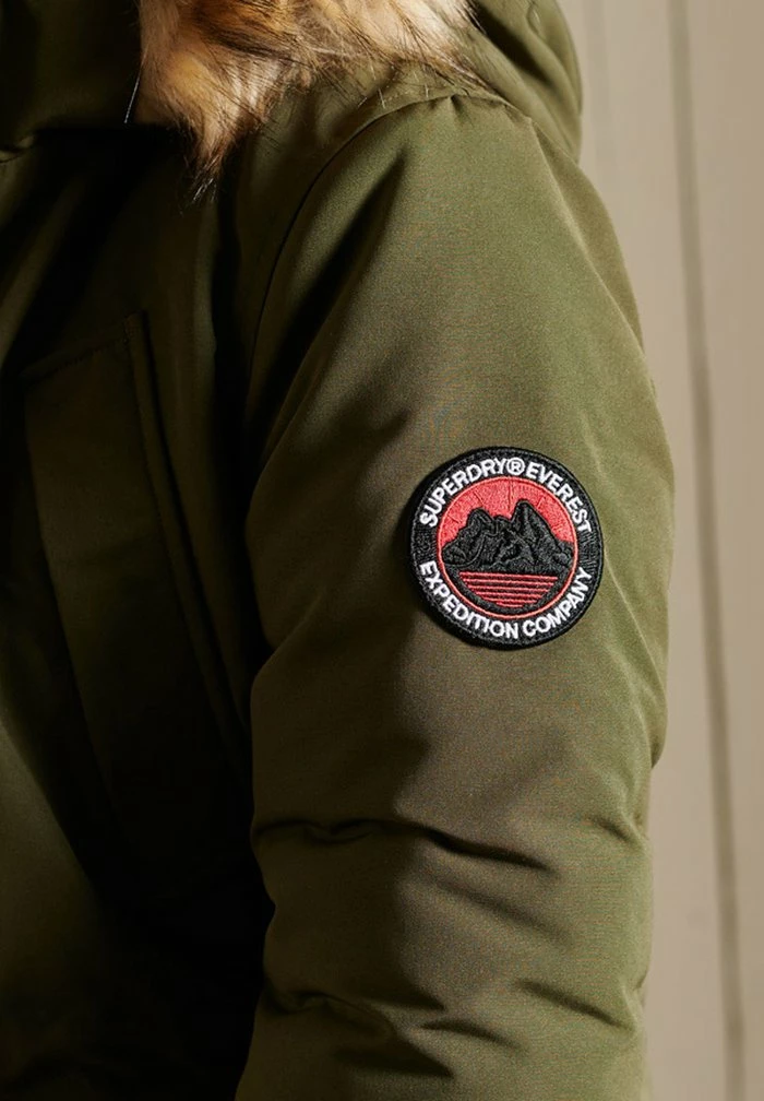 Superdry EVEREST - Parka - Surplus Goods Olive 8 Superdry EVEREST - Parka - Surplus Goods Olive - Image 8