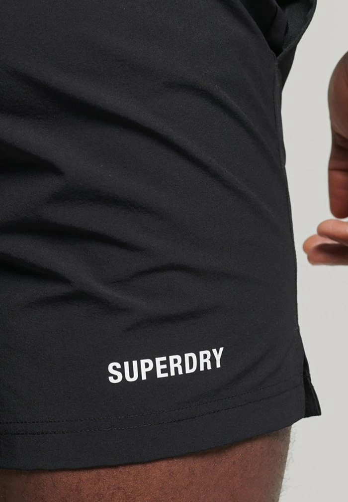 Superdry CORE - Shorts - Black 3 Superdry CORE - Shorts - Black - Image 3