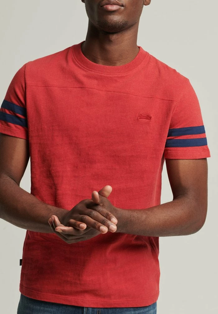 Superdry QUARTERBACK - Print T-shirt - Hike Red Marl 1 Superdry QUARTERBACK - Print T-shirt - Hike Red Marl