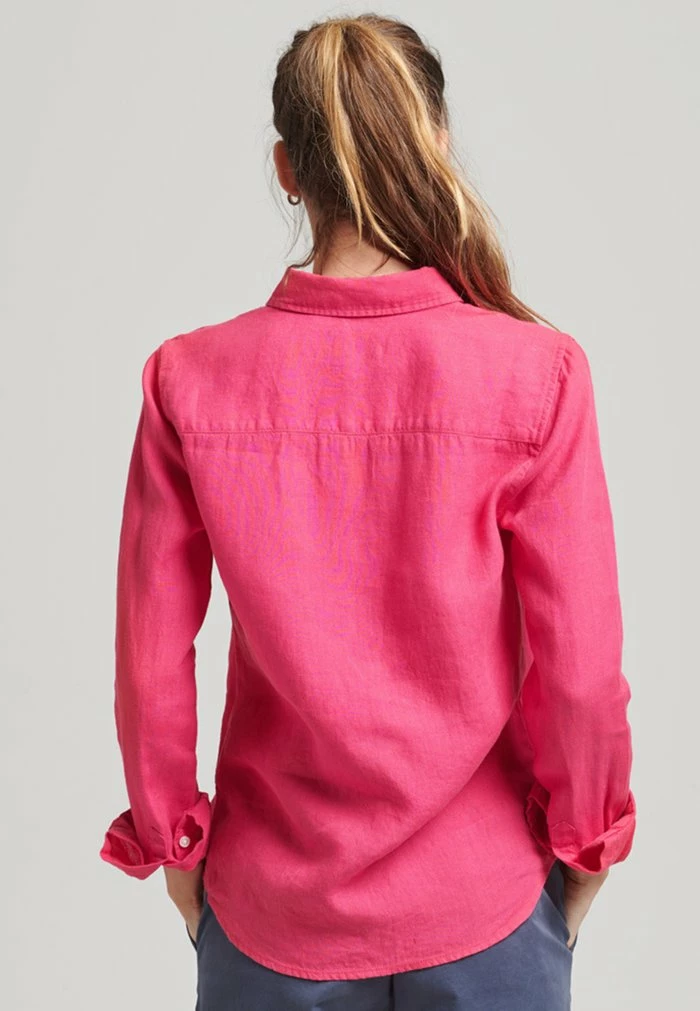 Superdry STUDIOS LONG SLEEVE - Button-down Blouse - Raspberry 2 Superdry STUDIOS LONG SLEEVE - Button-down Blouse - Raspberry - Image 2