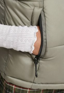 Superdry MOUNTAIN - Waistcoat - Light Khaki 9 Superdry MOUNTAIN - Waistcoat - Light Khaki -Superdry Shop e6a8a7d5cf3b4bf0990bf15acf70a49d