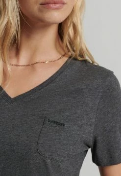 Superdry STUDIOS POCKET V-NECK - Basic T-shirt - Dark Grey 8 Superdry STUDIOS POCKET V-NECK - Basic T-shirt - Dark Grey -Superdry Shop eebfd97a28384eafaa6f96645ddc099b