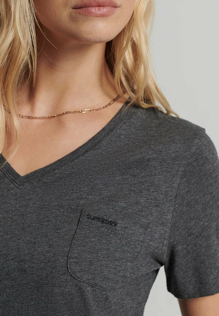 Superdry STUDIOS POCKET V-NECK - Basic T-shirt - Dark Grey 4 Superdry STUDIOS POCKET V-NECK - Basic T-shirt - Dark Grey - Image 4