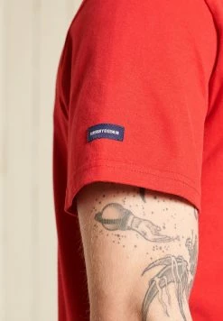 Superdry SCRIPT STYLE COL - Print T-shirt - Rouge Red -Superdry Shop eed73cea91df4eb9be311b6dbb9b3130