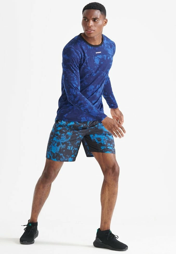 Superdry RUN TRACK - Shorts - Blue Tie Dye 1 Superdry RUN TRACK - Shorts - Blue Tie Dye
