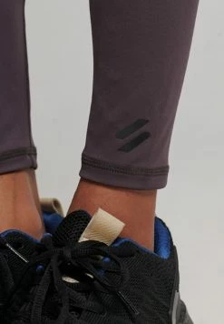 Superdry TRAIN BRANDED ELASTIC - Leggings - Trousers - Shale -Superdry Shop f66a3bbb07294eee9ee956db76625946