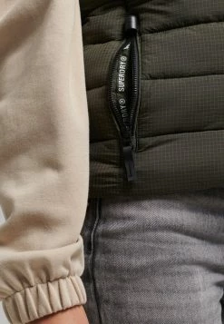 Superdry CLASSIC - Waistcoat - Football Grid Khaki 8 Superdry CLASSIC - Waistcoat - Football Grid Khaki -Superdry Shop fecf5f8539a74b0996e27e39445d4f19